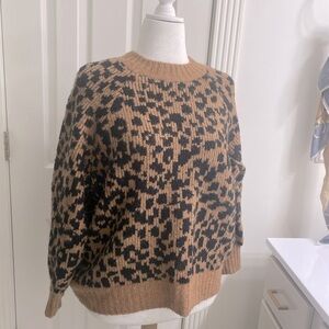 Old Navy sweater. Size large.